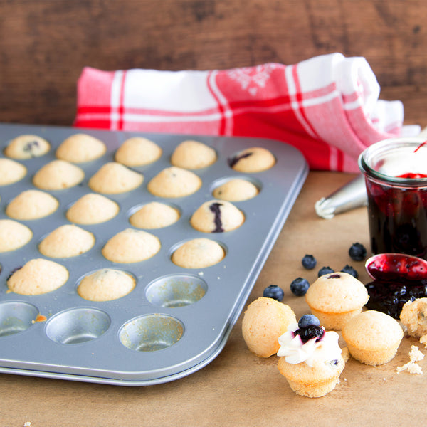 ST DTER We love baking 48 cups Mini muffin pan Alko
