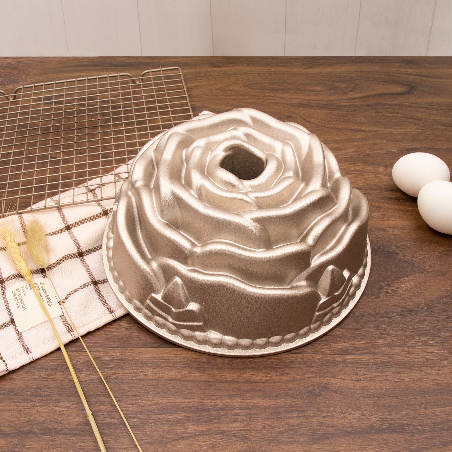 Nordic Ware 6 Cup Formed Bundt Cake Pan, Assorted